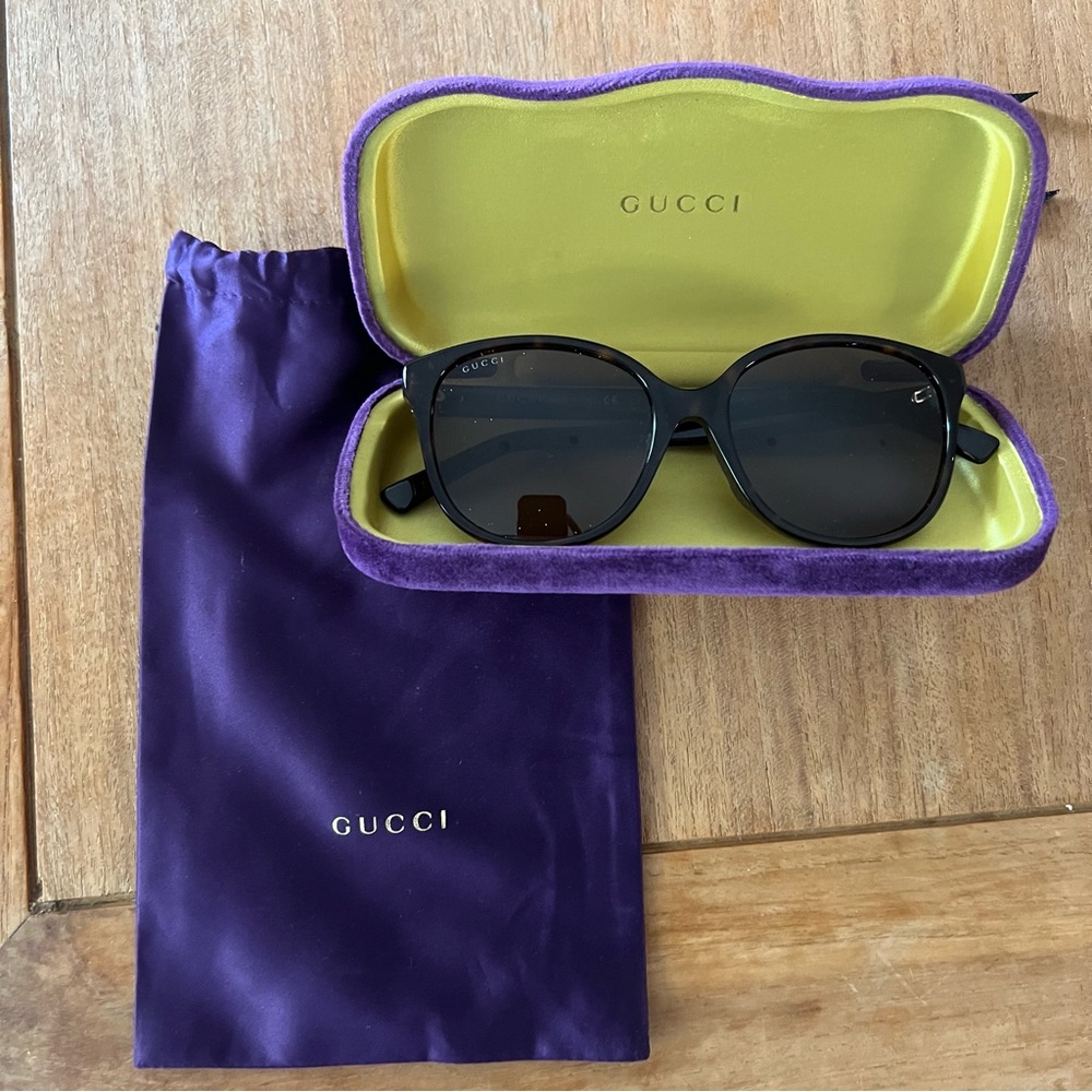 NWOT Gucci sunglasses for women tortoise color